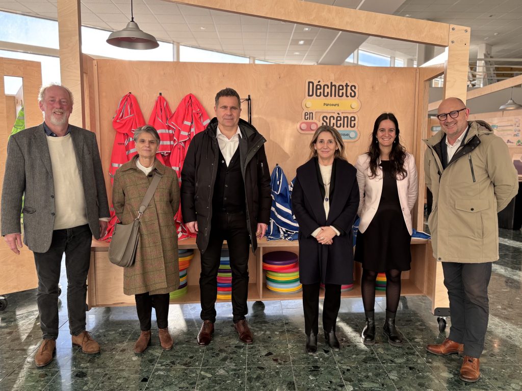 Visite de Madame Cesari-Giordani, sous-préfète de Saint-Germain-en-Laye, sur le site de valorisation énergétique Azalys.