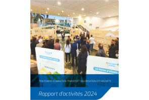 Première de couverture du rapport d'activités 2024 Valoseine avec une photo lors de l'inauguration du parcours pédagogique Déchets en Scène